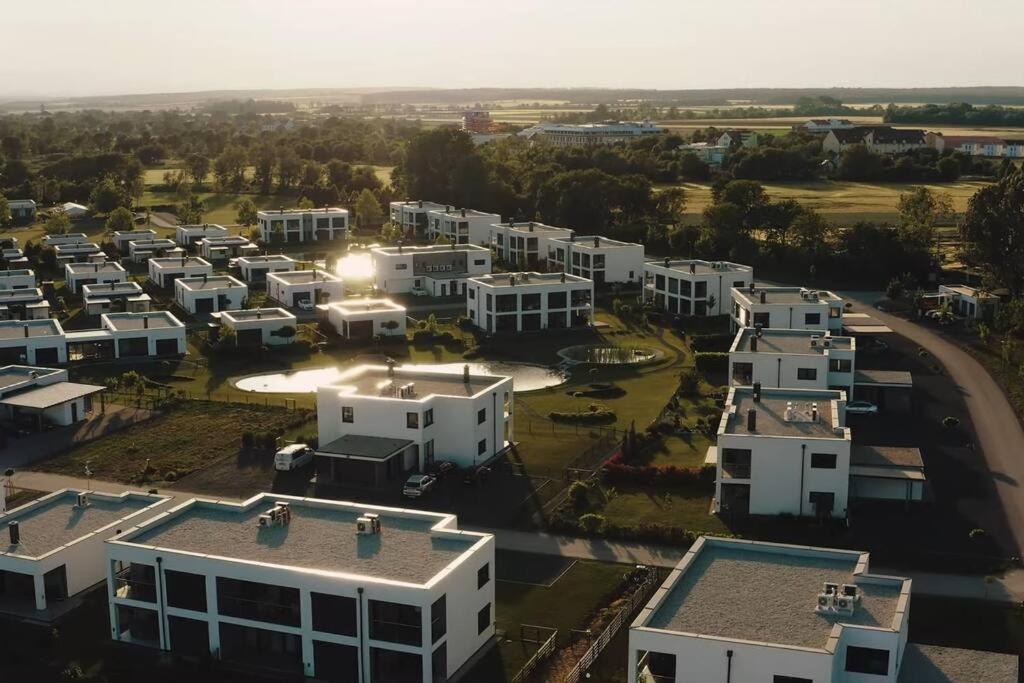 Luxus Appartement Am Golfplatz Und Therme Lutzmannsburg Zsira Exteriör bild