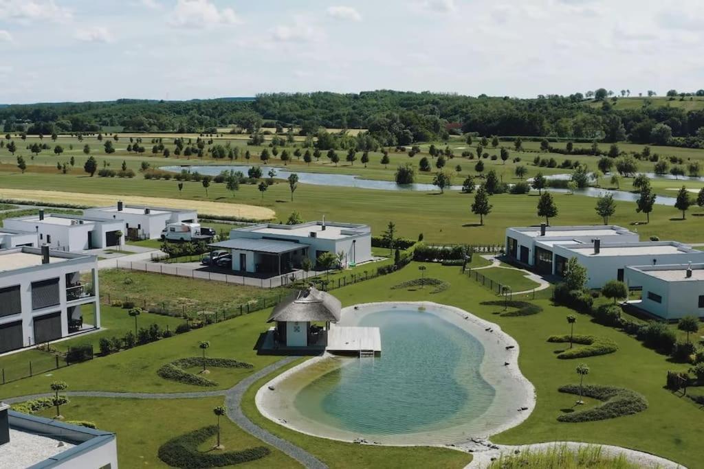 Luxus Appartement Am Golfplatz Und Therme Lutzmannsburg Zsira Exteriör bild
