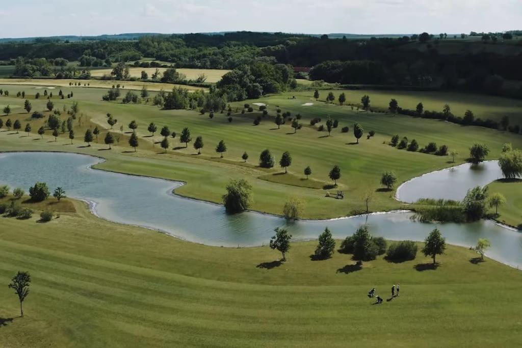 Luxus Appartement Am Golfplatz Und Therme Lutzmannsburg Zsira Exteriör bild