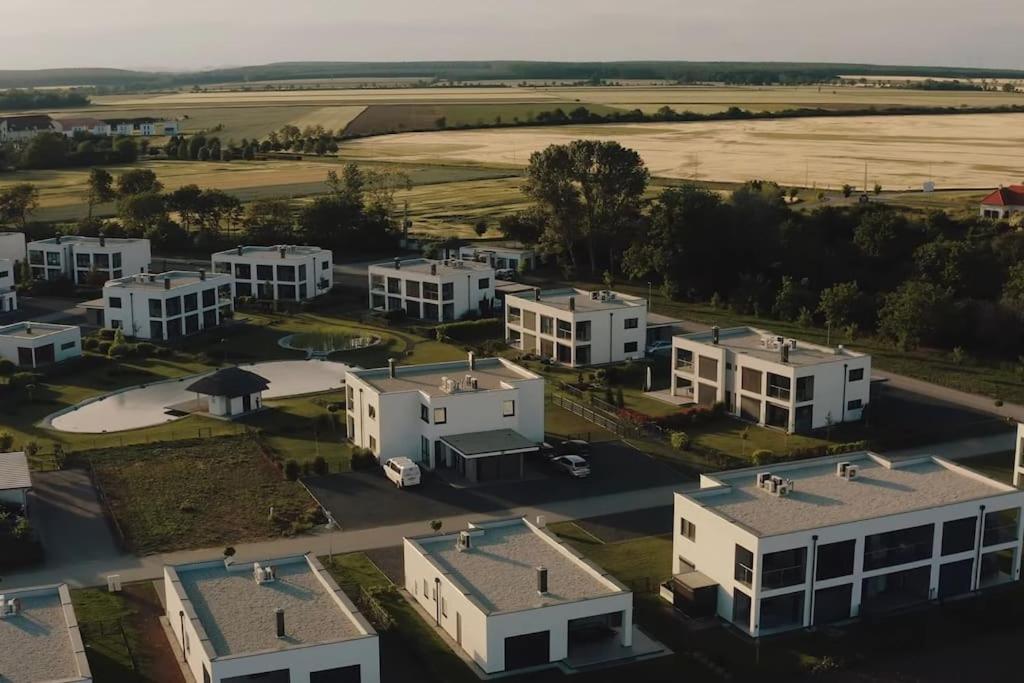 Luxus Appartement Am Golfplatz Und Therme Lutzmannsburg Zsira Exteriör bild